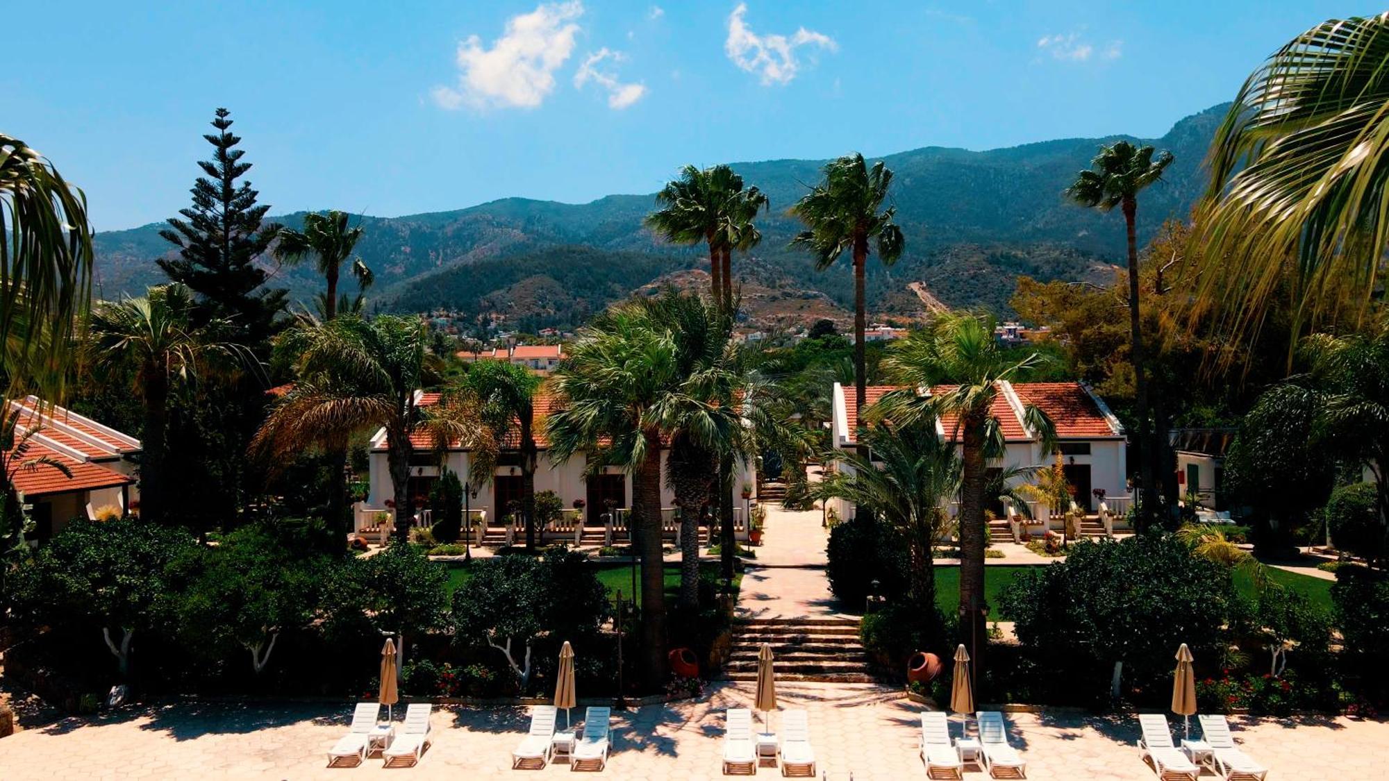 Almond Holiday Village Girne Buitenkant foto